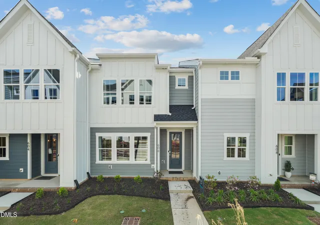 Photo 2 of Sale Pending at 606 Hillfarm Dr, Wake Forest, NC 27587 | MLS# 10181522 | Listing updated on 2026-10-03