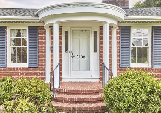 Photo 2 of Single family home for sale at 2108 Edgewood Ave, Burlington, NC 27215 | MLS# 10183439 | Listing updated on 2026-08-21