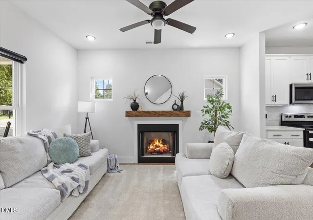 Photo 3 of Single family home for sale at 206 S Darden St, Kenly, NC 27542 | MLS# 10183939 | Listing updated on 2026-09-05