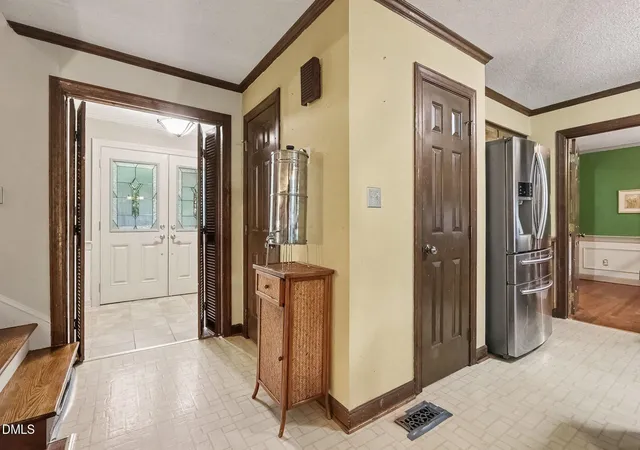 Photo 4 of Sale Pending at 8804 N View Ct, Raleigh, NC 27613 | MLS# 10183630 | Listing updated on 2026-07-31