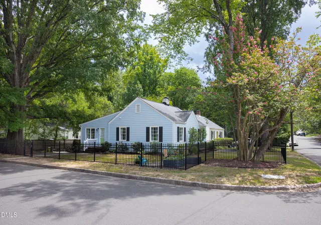 Photo 3 of Single family home for sale at 1308 Ruffin St, Durham, NC 27701 | MLS# 10181610 | Listing updated on 2026-09-17