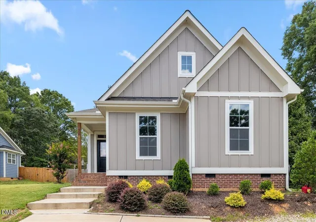 Photo 4 of Single family home for sale at 408 S Main St, Franklinton, NC 27525 | MLS# 10181371 | Listing updated on 2026-07-21