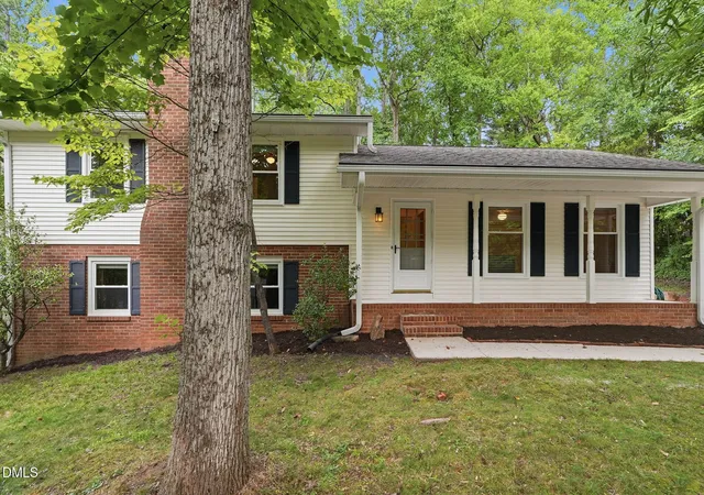 Photo 3 of Single family home for sale at 6408 Dixon Dr, Raleigh, NC 27609 | MLS# 10181843 | Listing updated on 2026-09-14