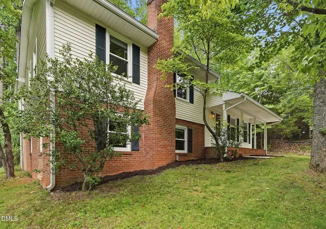Photo 3 of Single family home for sale at 6408 Dixon Dr, Raleigh, NC 27609 | MLS# 10181843 | Listing updated on 2026-09-14
