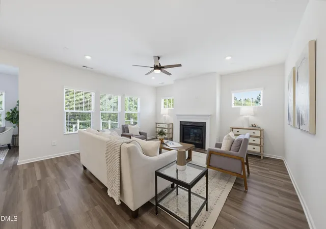 3rd image of 537 Oaks End Dr, Holly Springs, NC 27540 | MLS# 10182765