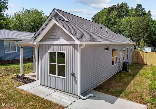 2nd image of 309 E Harnett St, Dunn, NC 28334 | MLS# 10181553