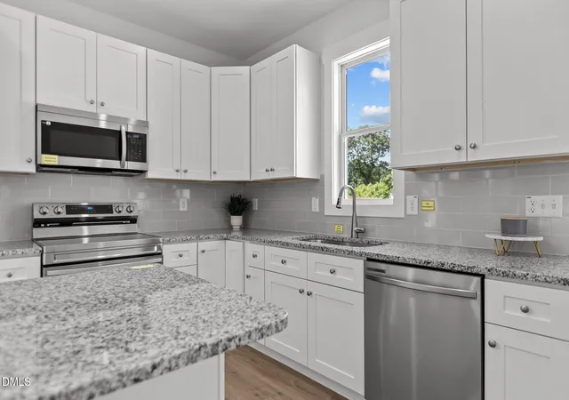 4th image of 309 E Harnett St, Dunn, NC 28334 | MLS# 10181553