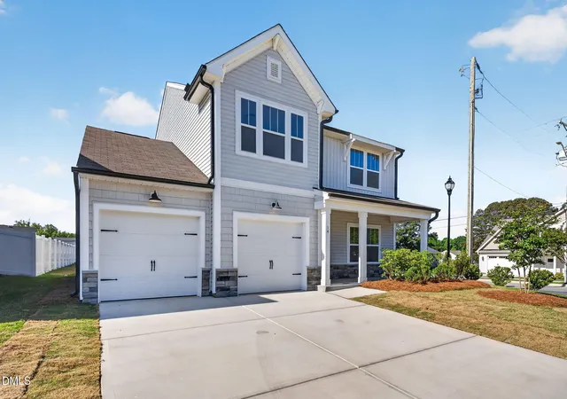 Photo 2 of Single family home for sale at 14 Horseshoe Pl, Angier, NC 27501 | MLS# 10181503 | Listing updated on 2026-09-14
