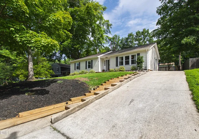 42nd image of 709 Dawnwood Ct, Raleigh, NC 27609 | MLS# 10185449