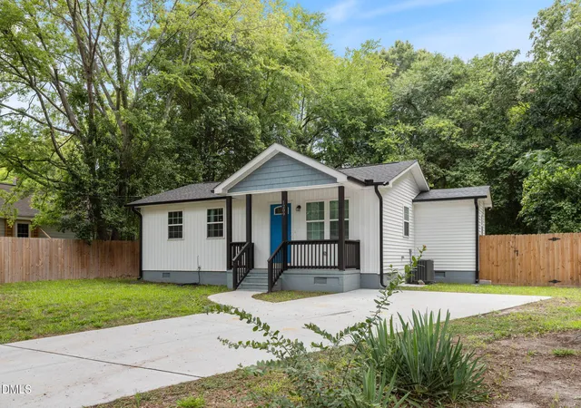 Photo 1 of Single family home for sale at 1209 Massey St, Smithfield, NC 27577 | MLS# 10181940 | Listing updated on 2026-09-11