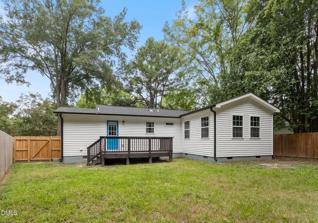Photo 2 of Single family home for sale at 1209 Massey St, Smithfield, NC 27577 | MLS# 10181940 | Listing updated on 2026-09-11