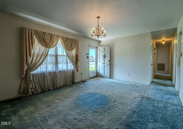 Photo 3 of Sale Pending at 306 S Brevard St, Selma, NC 27576 | MLS# 10186267 | Listing updated on 2026-09-08