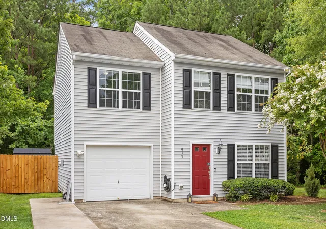 Photo 3 of Sale Pending at 913 Woodgreen Dr, Durham, NC 27704 | MLS# 10182400 | Listing updated on 2026-10-06