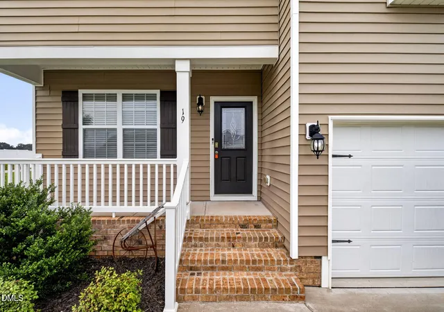 Photo 3 of Single family home for sale at 19 Rockwater Way, Zebulon, NC 27597 | MLS# 10183945 | Listing updated on 2026-09-18