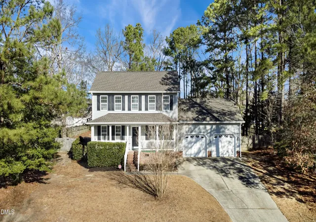 Photo 3 of Single family home for sale at 423 Kinsman Ct, Fuquay Varina, NC 27526 | MLS# 10181460 | Listing updated on 2026-09-07