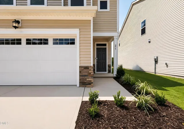 Photo 2 of Single family home for sale at 279 Beachcomber Dr, Lillington, NC 27546 | MLS# 10181482 | Listing updated on 2026-09-05