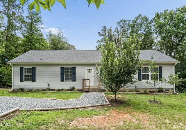 Photo 2 of Single family home for sale at 979 Natchez Tr, Fuquay Varina, NC 27526 | MLS# 10186604 | Listing updated on 2026-09-27
