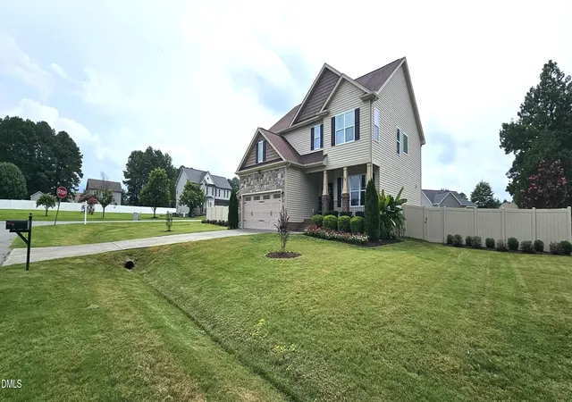 Photo 3 of Single family home for sale at 15 Brushwood Ct, Youngsville, NC 27596 | MLS# 10184539 | Listing updated on 2026-09-22