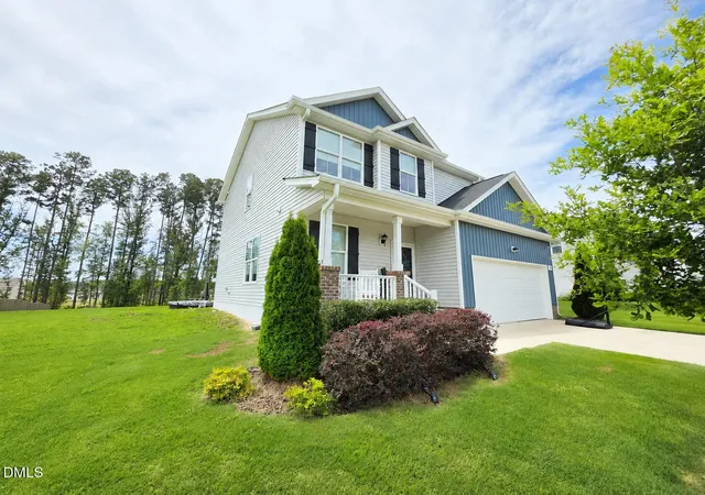 Photo 3 of Single family home for sale at 142 Greenhouse St, Zebulon, NC 27597 | MLS# 10181638 | Listing updated on 2026-09-18