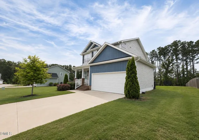 Photo 3 of Single family home for sale at 142 Greenhouse St, Zebulon, NC 27597 | MLS# 10181638 | Listing updated on 2026-09-18
