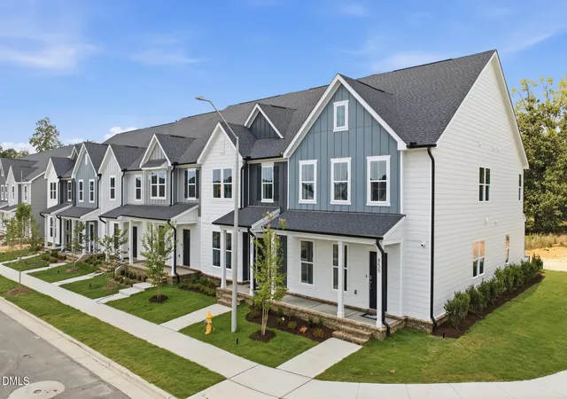 Photo 3 of Townhouse for sale at 831 Weavers Abbey Pl, Knightdale, NC 27545 | MLS# 10181581 | Listing updated on 2026-09-10