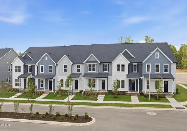 Photo 4 of Townhouse for sale at 835 Weavers Abbey Pl, Knightdale, NC 27545 | MLS# 10181582 | Listing updated on 2026-09-24