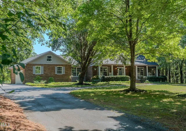 3rd image of 5301 Sky Lane Dr, Durham, NC 27704 | MLS# 10182083