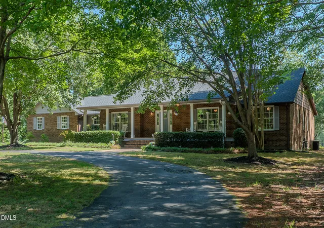 5th image of 5301 Sky Lane Dr, Durham, NC 27704 | MLS# 10182083