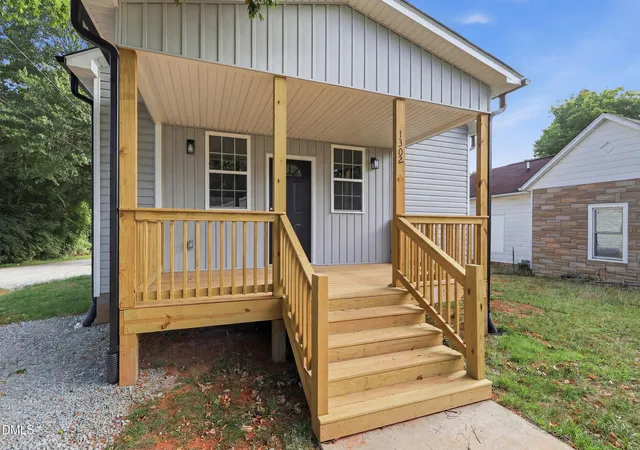 Photo 3 of Single family home for sale at 1302 Sidney Ave, Burlington, NC 27217 | MLS# 10181593 | Listing updated on 2026-09-01
