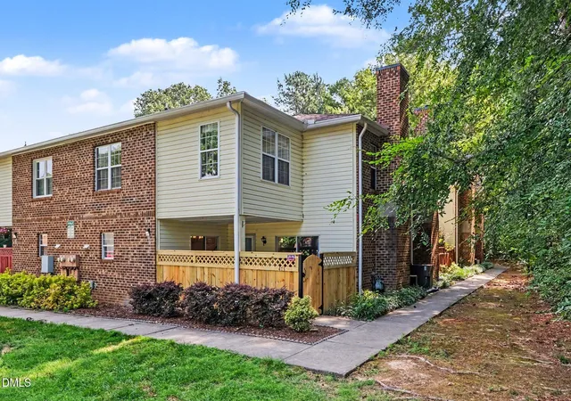 1st image of 473 Summerwalk Cir, Chapel Hill, NC 27517 | MLS# 10181625