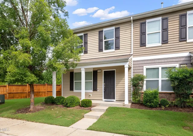 Photo 4 of Sale Pending at 2926 Berkeley Springs Pl, Raleigh, NC 27616 | MLS# 10182206 | Listing updated on 2026-09-13