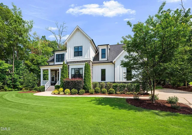 Photo 4 of Single family home for sale at 205 Congleton Way, Holly Springs, NC 27540 | MLS# 10182108 | Listing updated on 2026-09-18
