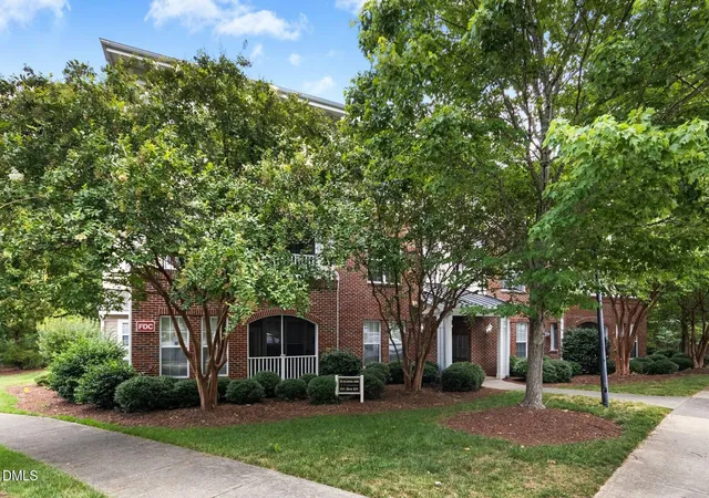 1st image of 613 Ives Ct, Chapel Hill, NC 27514 | MLS# 10181854