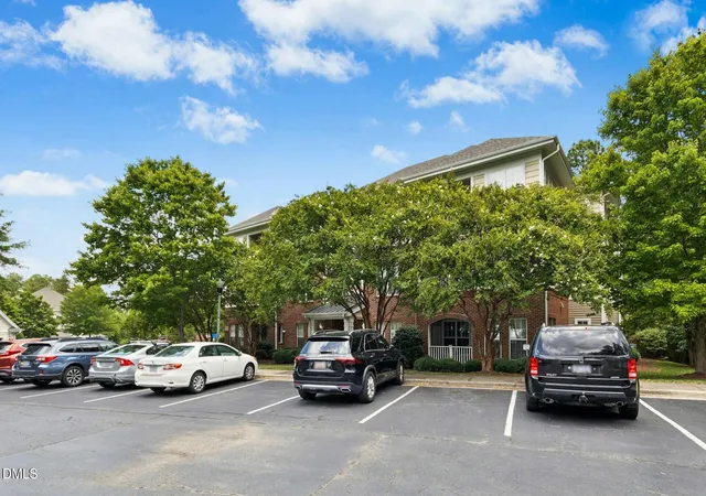 3rd image of 613 Ives Ct, Chapel Hill, NC 27514 | MLS# 10181854