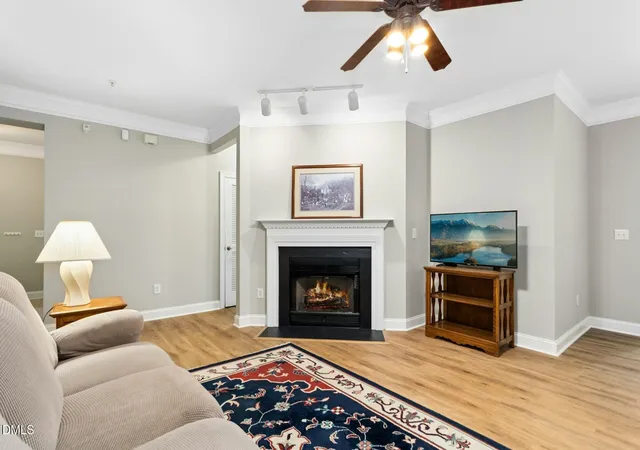 5th image of 613 Ives Ct, Chapel Hill, NC 27514 | MLS# 10181854