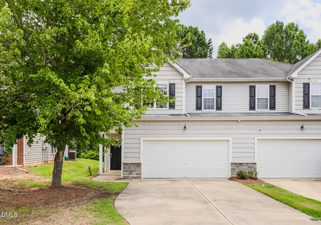 Photo 3 of Townhouse for sale at 633 Woodson Dr, Clayton, NC 27527 | MLS# 10182046 | Listing updated on 2026-08-27