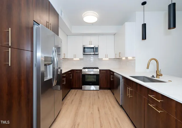 5th image of 615 W Peace St #306, Raleigh, NC 27605 | MLS# 10181640