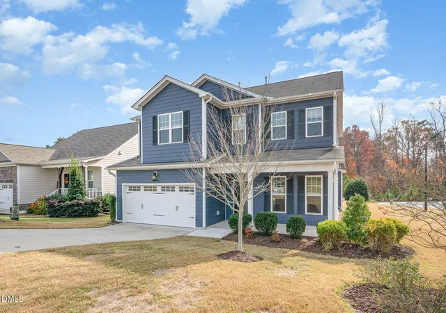 Photo 2 of Single family home for sale at 18 Dover Ridge Ct, Chapel Hill, NC 27517 | MLS# 10181664 | Listing updated on 2026-09-11