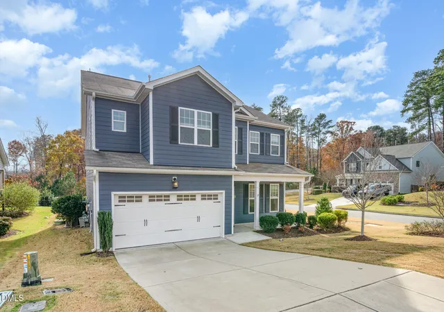 Photo 3 of Single family home for sale at 18 Dover Ridge Ct, Chapel Hill, NC 27517 | MLS# 10181664 | Listing updated on 2026-09-11