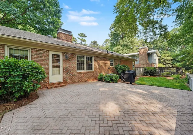 4th image of 5405 Parkwood Dr, Raleigh, NC 27612 | MLS# 10183241