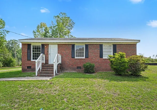 Photo 1 of Single family home for sale at 125 Surry Dr, Nashville, NC 27856 | MLS# 10181885 | Listing updated on 2026-09-18