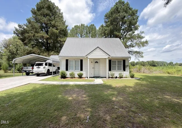 Photo 1 of Single family home for sale at 2704 Stoneybrook Rd, Farmville, NC 27828 | MLS# 10182460 | Listing updated on 2026-08-12