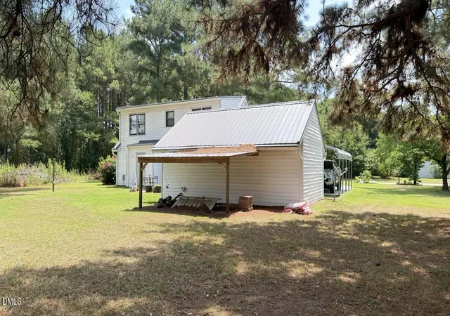 Photo 3 of Single family home for sale at 2704 Stoneybrook Rd, Farmville, NC 27828 | MLS# 10182460 | Listing updated on 2026-08-12
