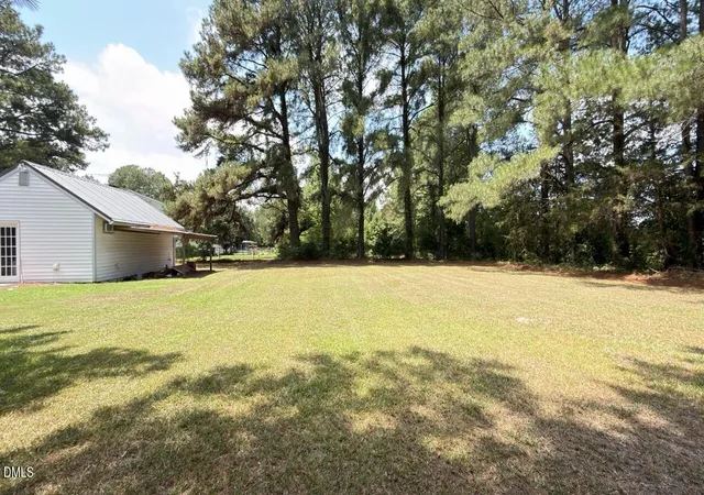 Photo 4 of Single family home for sale at 2704 Stoneybrook Rd, Farmville, NC 27828 | MLS# 10182460 | Listing updated on 2026-08-12