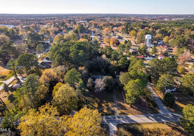 Photo 3 of Single family home for sale at 705 Wilsons Mills Rd, Smithfield, NC 27577 | MLS# 10181704 | Listing updated on 2026-07-22