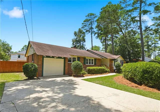 Photo 3 of Sale Pending at 3307 Kentyre Dr, Fayetteville, NC 28303 | MLS# 766465 | Listing updated on 2026-08-24