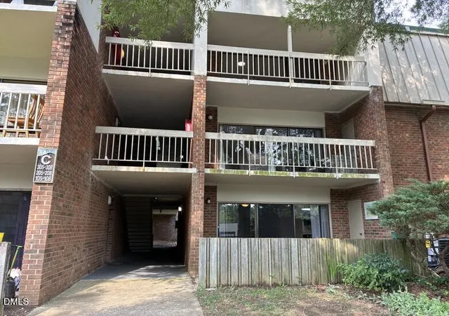 1st image of 500 Umstead Dr #106-c, Chapel Hill, NC 27516 | MLS# 10182620