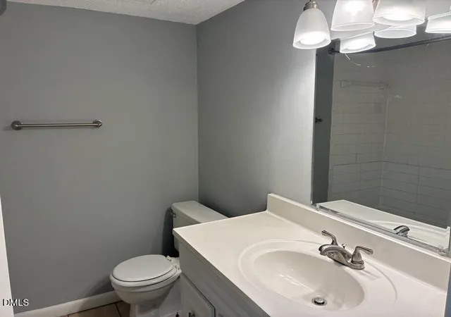 6th image of 500 Umstead Dr #106-c, Chapel Hill, NC 27516 | MLS# 10182620