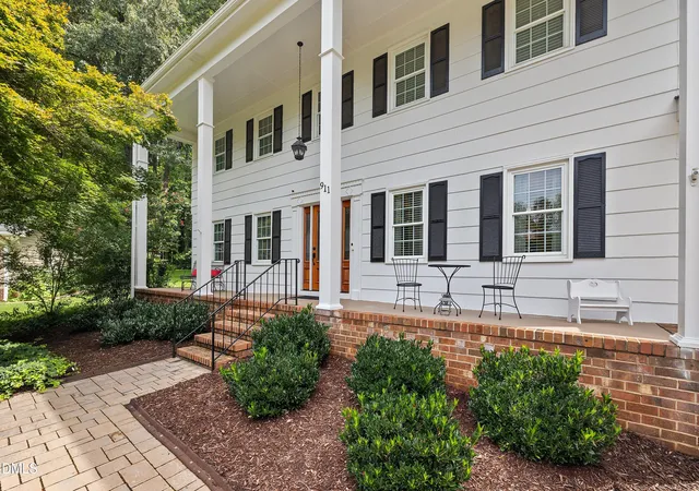 Photo 4 of Single family home for sale at 911 Emory Ln, Raleigh, NC 27609 | MLS# 10181913 | Listing updated on 2026-09-09