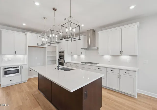 Photo 4 of Single family home for sale at 166 Sunny Glen Ct, Fuquay Varina, NC 27526 | MLS# 10181745 | Listing updated on 2026-09-09